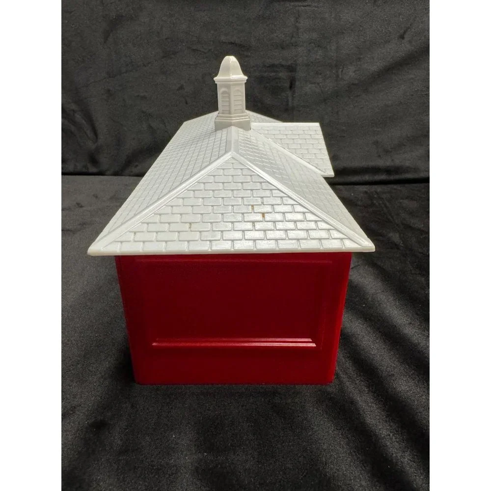 Plasticville, USA Schoolhouse
